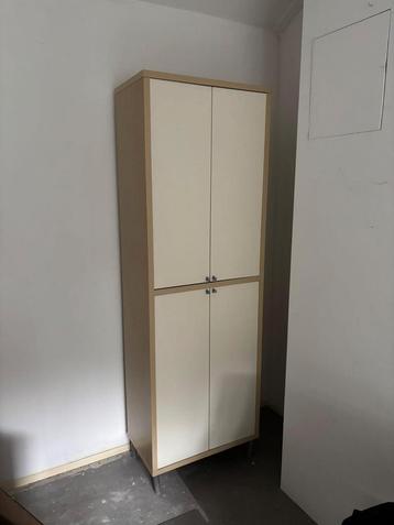 IKEA Kast - Stevig, Praktisch en Stijlvol! beschikbaar voor biedingen