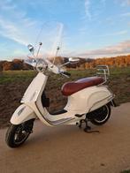 Vespa snor scooter Afkomstig van eerste eigenaar aantoonbaar, Fietsen en Brommers, Scooters | Vespa, Ophalen of Verzenden, Zo goed als nieuw