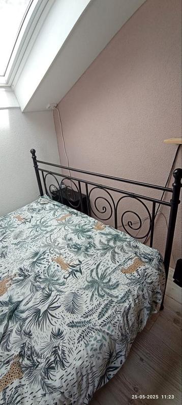 Ikea zwart metalen bed 140 x 200 cm incl lattenbodem beschikbaar voor biedingen
