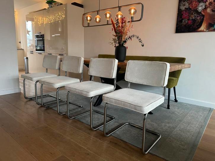 4 witte corduroy eetkamerstoelen, Huis en Inrichting, Stoelen, Zo goed als nieuw, Vier, Stof, Wit, Ophalen