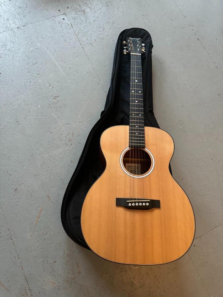 Martin & Co 000 JR-10, Muziek en Instrumenten, Snaarinstrumenten | Gitaren | Akoestisch, Gebruikt, Western- of Steelstringgitaar