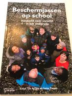 Irene Zwaan - Beschermjassen op school, Ophalen, Zo goed als nieuw, Irene Zwaan; Kitlyn Tjin A Djie
