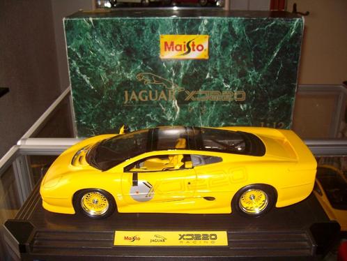Jaguar XJ220 Race-uitvoering van Maisto, schaal 1:12, Hobby en Vrije tijd, Modelauto's | 1:5 tot 1:12, Zo goed als nieuw, Auto