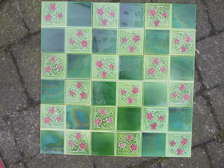 30 Antieke tegels, groen met rode bes, 15x15cm, Antiek en Kunst, Antiek | Wandborden en Tegels, Ophalen