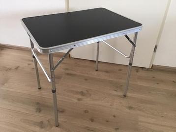 Campingtafel 75 bij 55 cm h 70cm beschikbaar voor biedingen