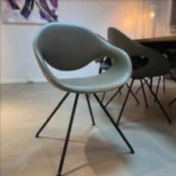 Eetkamerstoel Moon Tonon beschikbaar voor biedingen