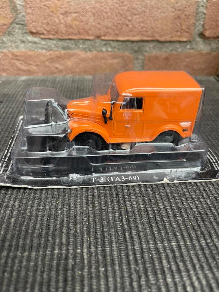 1:43 Russische 4x4 sneeuwschuiver. **nieuw**, Hobby en Vrije tijd, Modelauto's | 1:43, Nieuw, Auto, Overige merken, Ophalen of Verzenden