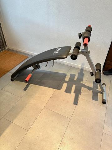 buikspierbank beschikbaar voor biedingen