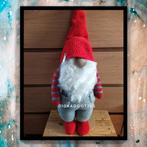 Nieuwe zelfgehaakte knuffel. Grote gnoom, dwerg, kabouter., Ophalen of Verzenden, Zo goed als nieuw