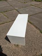 Witte presentatie etalage tafel voor in een winkel, Ophalen, Gebruikt, Overige houtsoorten, 25 tot 50 cm