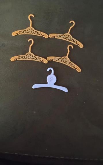 Vintage Retro sindy fleur barbie kleerhangers kapstokken  beschikbaar voor biedingen