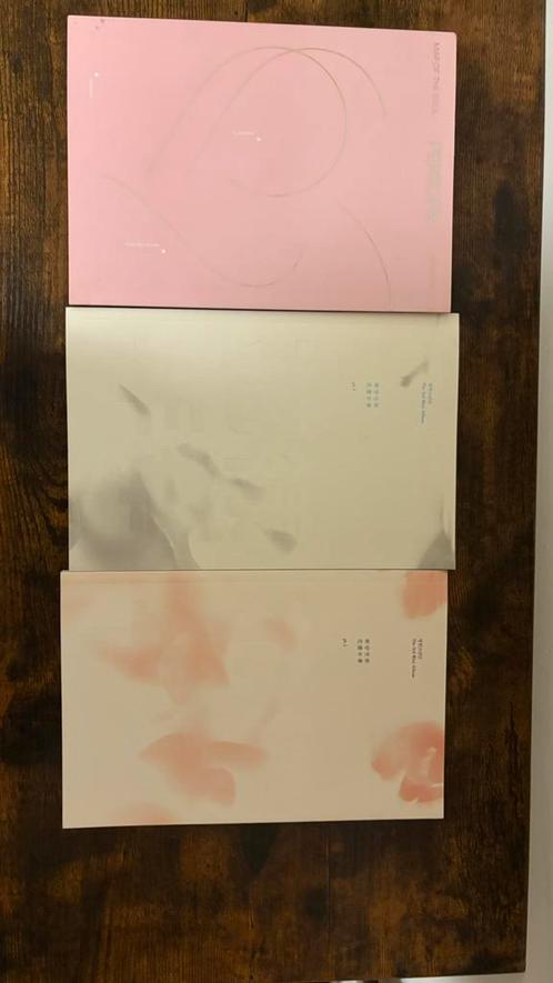 BTS kpop albums collectie en lightstick, Verzamelen, Muziek, Artiesten en Beroemdheden, Zo goed als nieuw, Foto of Kaart, Ophalen