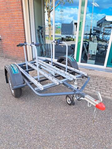 Te huur fietsaanhangwagen aanhanger voor 4 fietsen beschikbaar voor biedingen