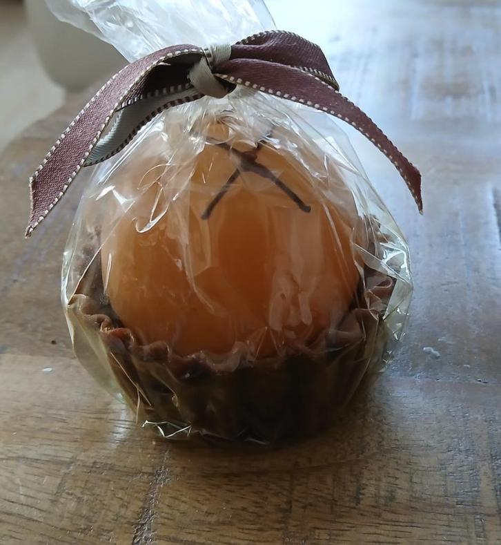 Kaars in vorm van een gebakje / taartje, Huis en Inrichting, Woonaccessoires | Kandelaars en Kaarsen, Nieuw, Kaars, Minder dan 25 cm