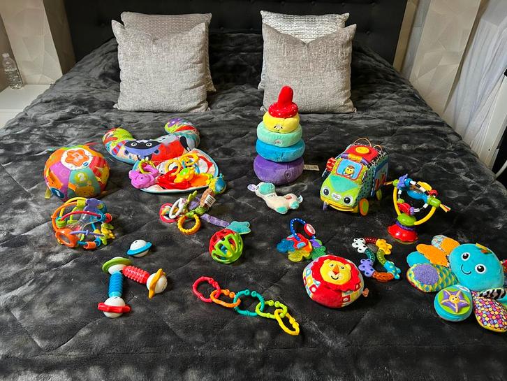 Baby speelgoed pakket, Kinderen en Baby's, Speelgoed | Babyspeelgoed, Zo goed als nieuw, Overige typen, Met geluid, Ophalen of Verzenden