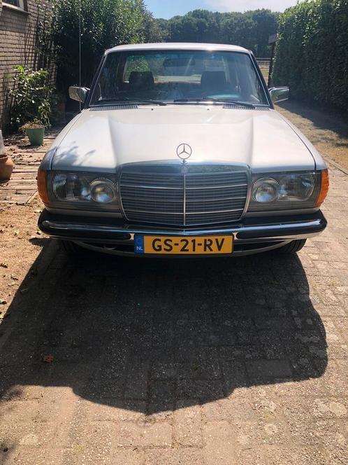 Mercedes-Benz 200-Serie 2.3 230 E 1981 Grijs W123, Auto's, Mercedes-Benz, Particulier, 200-Serie, Benzine, Sedan, Handgeschakeld