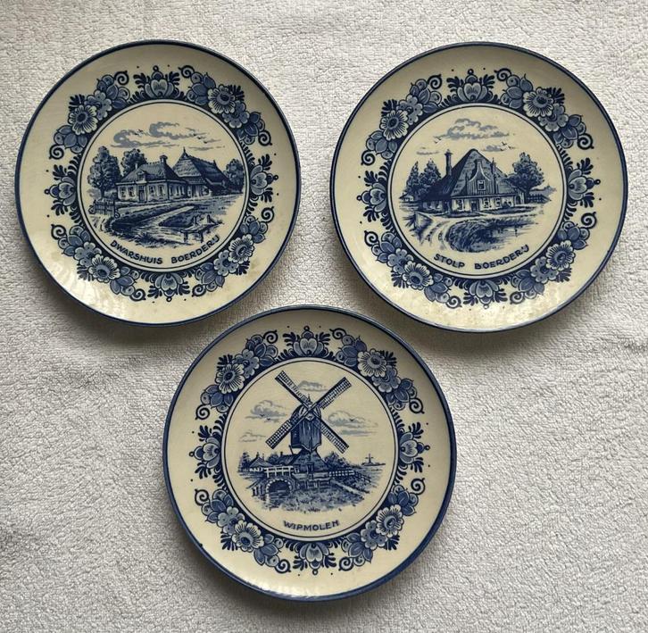 Delfts blauw wandborden van o.a. een stolpboerderij., Antiek en Kunst, Antiek | Wandborden en Tegels, Ophalen