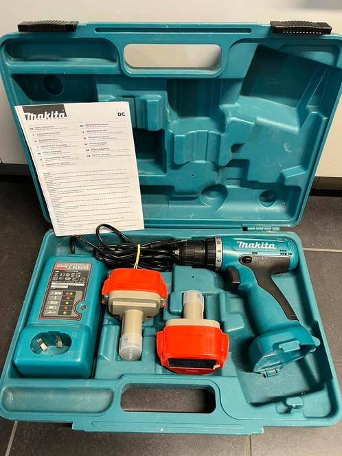 Accuboor: Makita 6270D met 2 accu’s en koffer, Doe-het-zelf en Verbouw, Gereedschap | Boormachines, Gebruikt, Boor- en Schroefmachine
