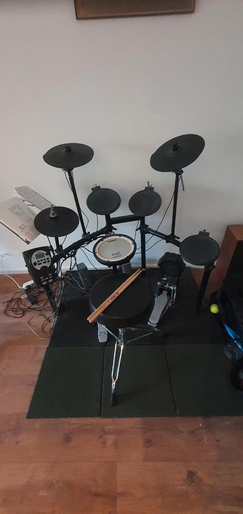 Roland TD-11 V-Drums Compleet met Accessoires, Muziek en Instrumenten, Drumstellen en Slagwerk, Gebruikt, Roland, Elektronisch