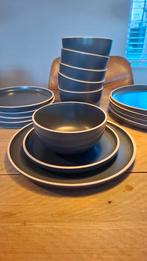 Serviesset grijs, 5 of 6 personen. BJORN, Ophalen