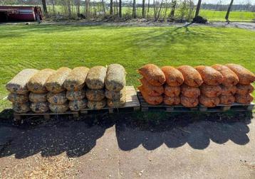 Mooie grove houtsnippers (DOUGLAS) beschikbaar voor biedingen