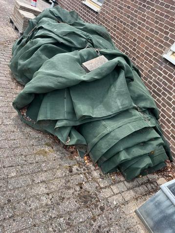 Kuilkleed, schaduwdoek, gaaskleed beschikbaar voor biedingen