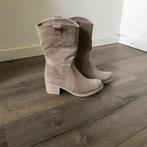 Suede laars beige maat 38, Kleding | Dames, Schoenen, Gedragen, Beige, Ophalen of Verzenden, Hoge laarzen