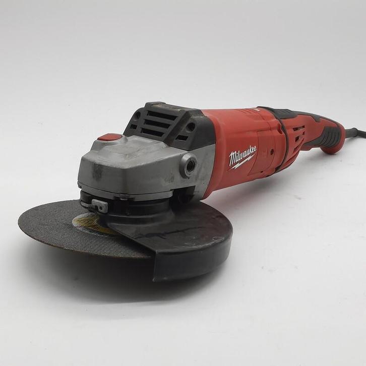 Milwaukee haakseslijper AGVKB 2400W + koffer en schijven, Doe-het-zelf en Verbouw, Gereedschap | Slijpmachines, Zo goed als nieuw