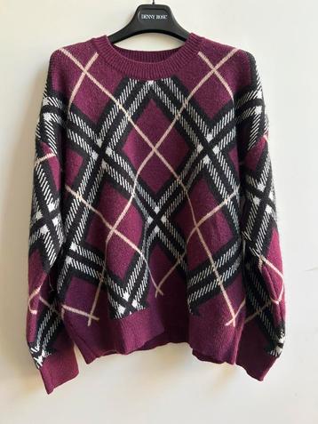 FEELKOO trui burgundy ruit mt TU beschikbaar voor biedingen