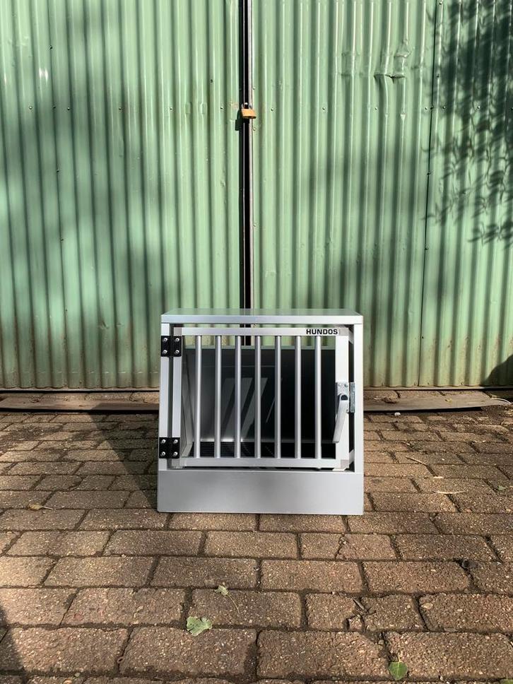 Hundos autokennel xxs, Dieren en Toebehoren, Hondenbenches, Nieuw, Ophalen