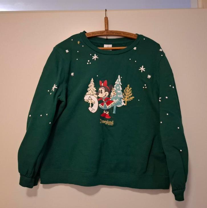 Leuke disney kerst trui uit disney store!, Kleding | Dames, Truien en Vesten, Zo goed als nieuw, Maat 42/44 (L), Groen, Ophalen of Verzenden