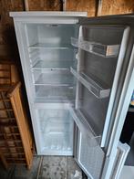 White fridge and freezer. 2 in 1, Ophalen, Zonder vriesvak, 200 liter of meer, 160 cm of meer
