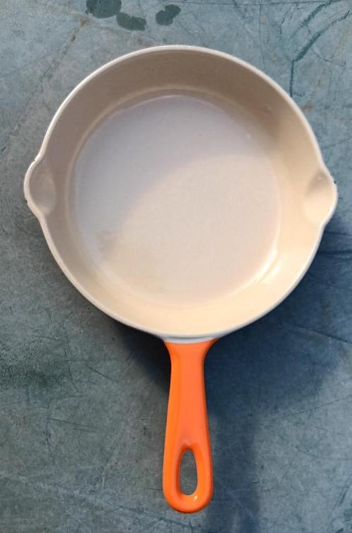 ​ LE CREUSET skillet 16 cm oranje NEW OLD STOCK (G262), Huis en Inrichting, Keuken | Potten en Pannen, Nieuw, Koekenpan of Braadpan