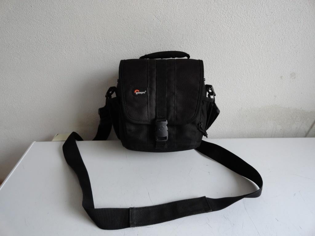 Lowepro fototas, schoudertas, ruim exemplaar, Ophalen of Verzenden, Zo goed als nieuw, Schoudertas, Lowepro