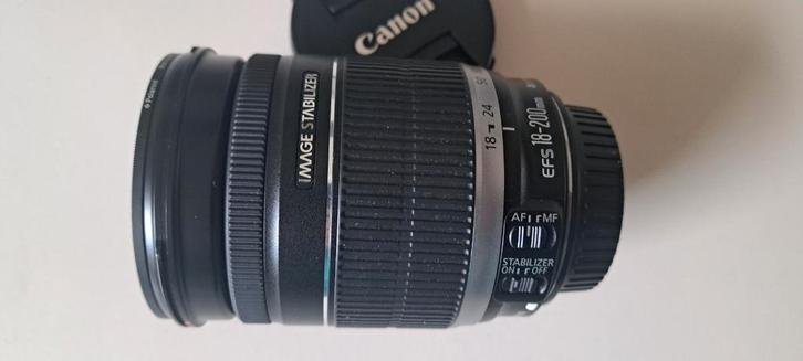 Canon EF-S 18-200 IS, Audio, Tv en Foto, Fotografie | Lenzen en Objectieven, Zo goed als nieuw, Telelens, Zoom, Ophalen of Verzenden
