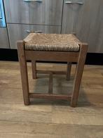 Houten krukje met rieten zitting, prima te verven!, Huis en Inrichting, Stoelen, Gebruikt, Bruin, Ophalen of Verzenden, Eén