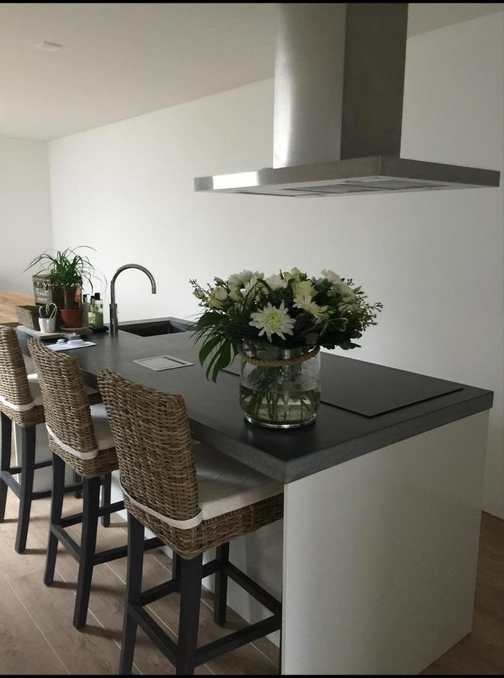 Moderne witte eiland keuken - betonnen blad, Huis en Inrichting, Keuken | Complete keukens, Zo goed als nieuw, Wit, Ophalen