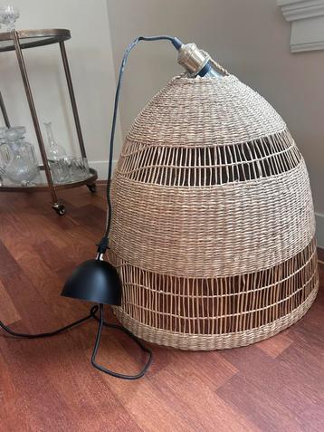Lamp rotan beschikbaar voor biedingen