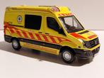 Bburago Volkswagen VW Crafter Ambulance Hongarije modelauto, Hobby en Vrije tijd, Ophalen of Verzenden, Nieuw, Auto, Overige merken