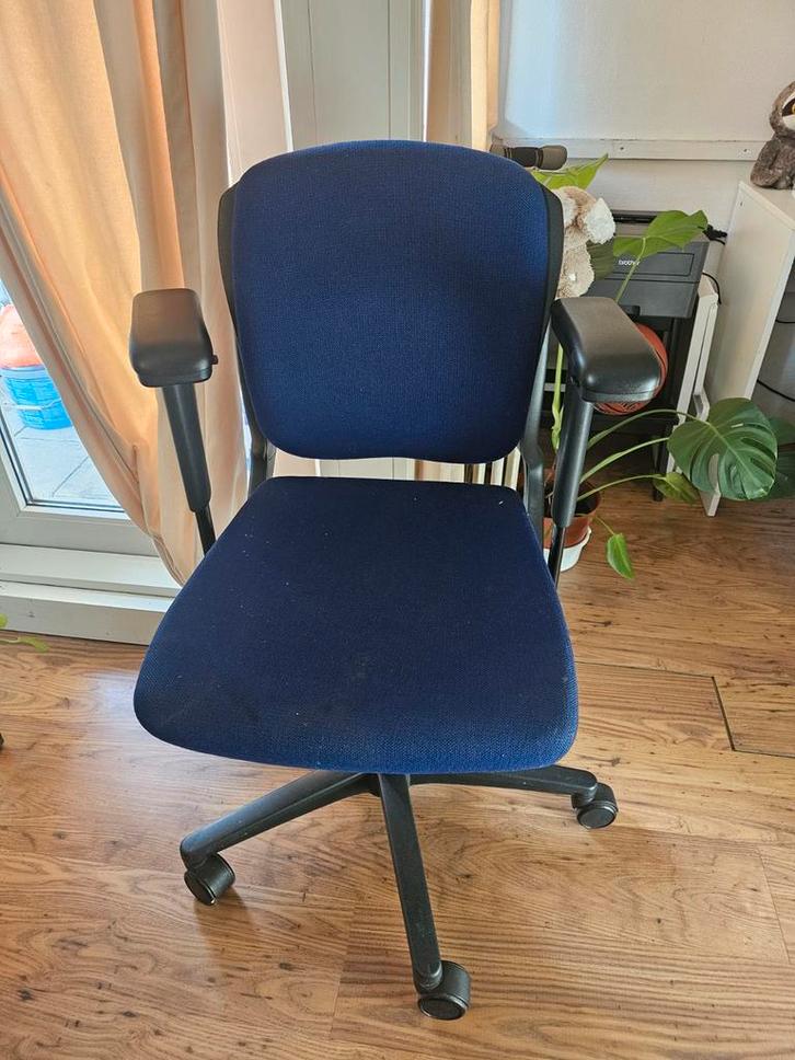 Blauwe Bureaustoel - Comfortabel & Functioneel, Huis en Inrichting, Bureaustoelen, Gebruikt, Bureaustoel, Blauw, Ergonomisch, Ophalen of Verzenden
