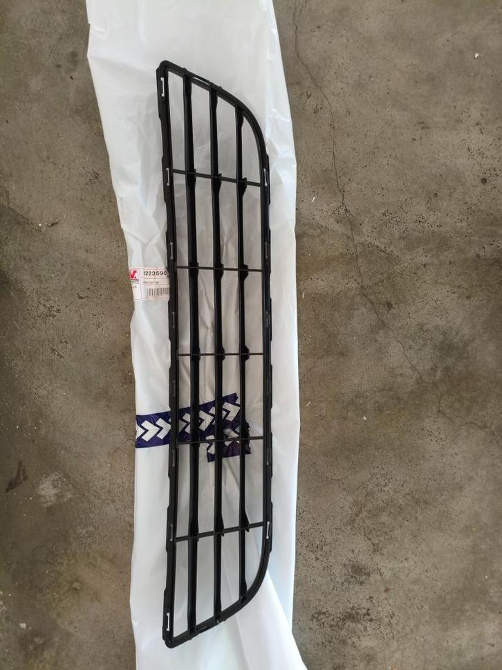 Nieuwe ventilatie grill voor Suzuki Swift IV (2010 - 2017), Auto-onderdelen, Carrosserie en Plaatwerk, Bumper, Suzuki, Voor, Nieuw