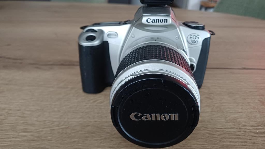 Canon EOS 300 + 28-90mm + Canon 380 EX, Ophalen of Verzenden, Spiegelreflex, Canon