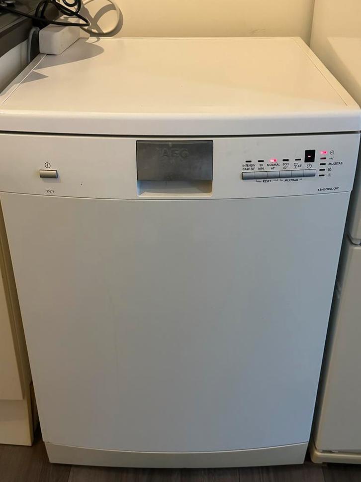 AEG 50671 Vaatwasser, Witgoed en Apparatuur, Vaatwasmachines, Gebruikt, Vrijstaand, 85 tot 90 cm, 60 cm of meer, 10 tot 14 liter