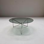 Vintage salontafel metalen frame met rook-glas, Huis en Inrichting, Tafels | Salontafels, Ophalen, Gebruikt, Rond, Glas