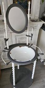 Leuk aniek wasmeubel/tafeltje., Ophalen