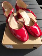 Rode lakschoenen maat 40, Kleding | Dames, Schoenen, LaRedout, Ophalen of Verzenden, Zo goed als nieuw, Schoenen met hoge hakken