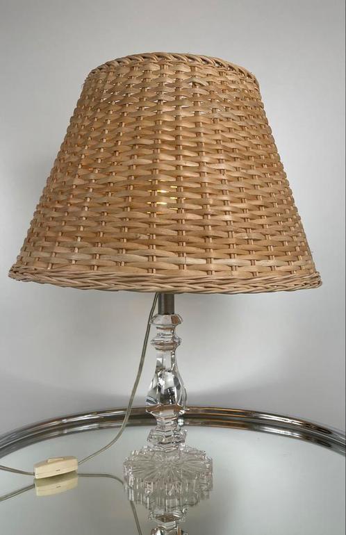 Vintage kristallen lamp met rotan kap, Huis en Inrichting, Lampen | Tafellampen, Ophalen