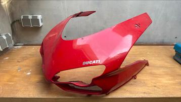 Ducati 848 nose cone fairing (verdere reparatie nodig) beschikbaar voor biedingen