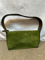 Advene handtas suede leather green tas bag the edge, Sieraden, Tassen en Uiterlijk, Tassen | Schoudertassen, Ophalen of Verzenden