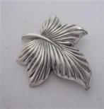 Prachtige blad broche Theodor Klotz, Teka (7201-3051), Sieraden, Tassen en Uiterlijk, Broches, Ophalen, Zo goed als nieuw, Zilver